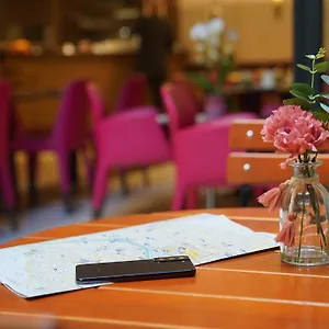 Western Au Trocadéro Hotel